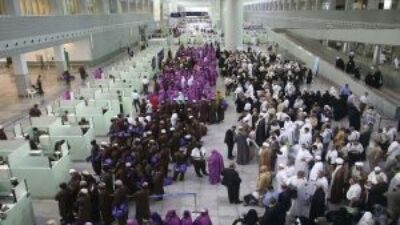 قرار جديد يتيح للمرأة السفر للسعودية دون محرم