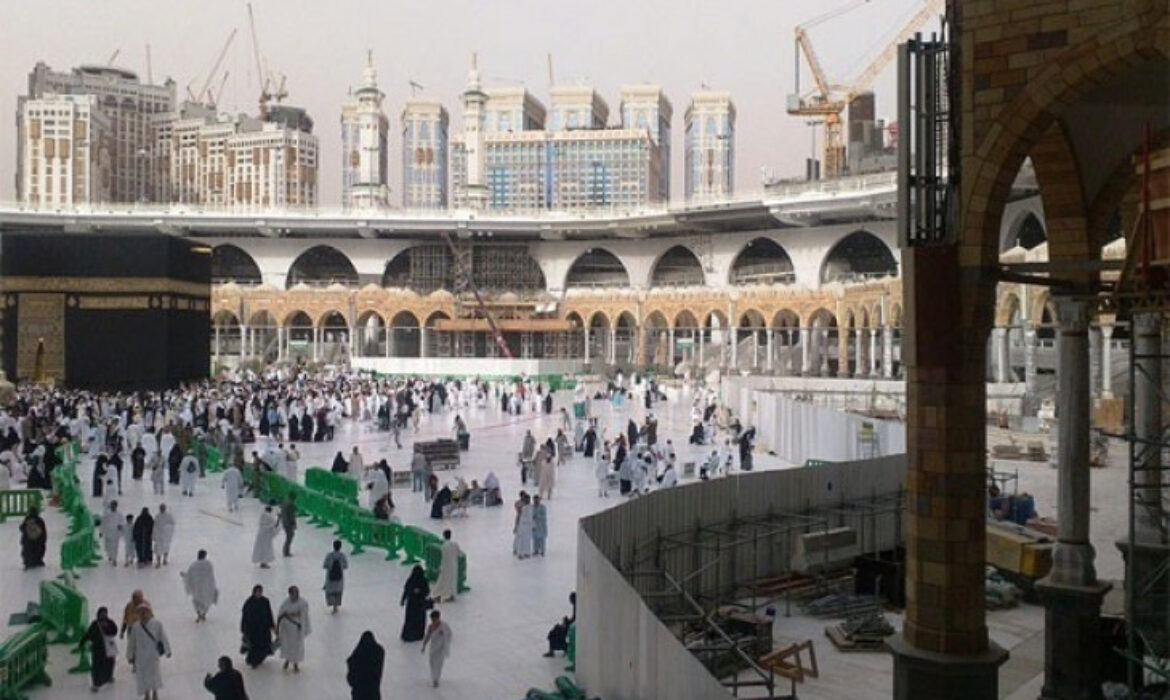 Indonesian Ministry Revokes Licenses of Four Umrah Tour Operators