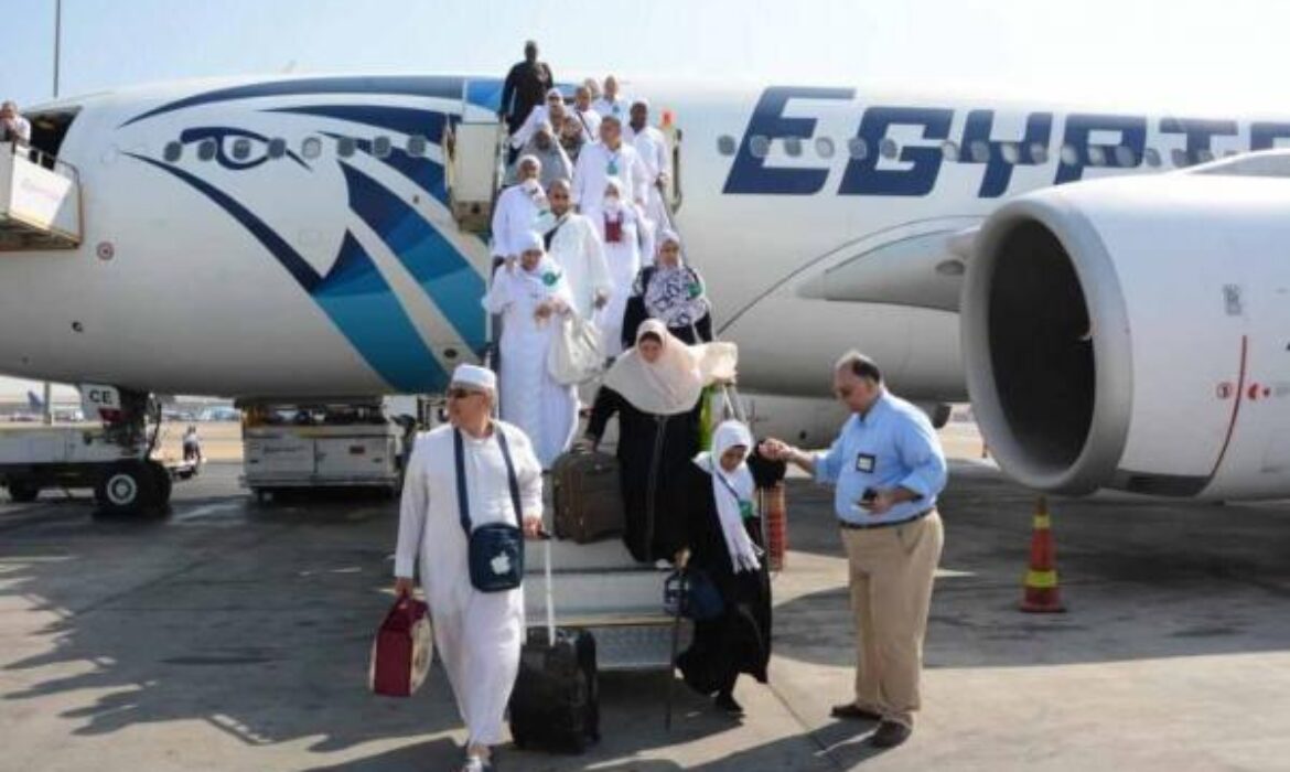 مصر للطيران تستعد لنقل 70 ألف معتمر خلال موسم عمرة رمضان